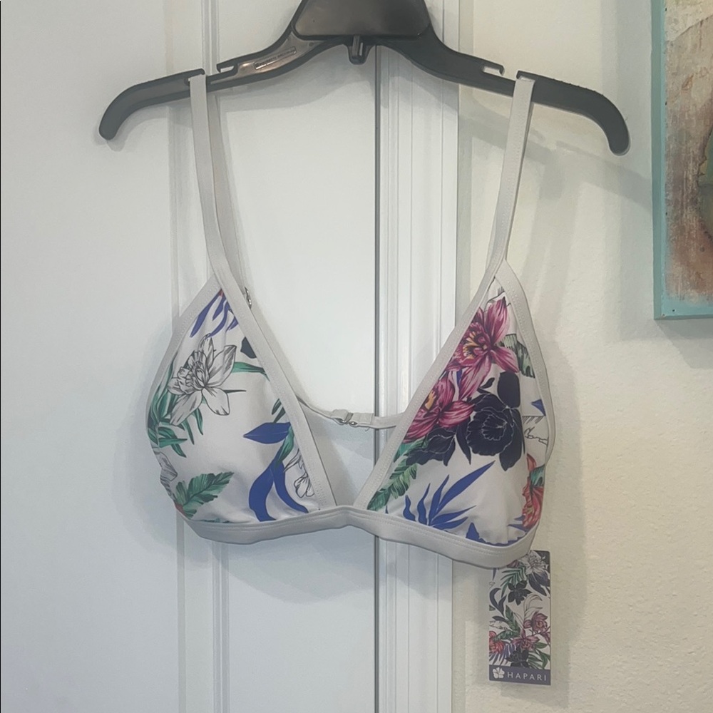NWT Hapari triangle bikini top in Floral Print